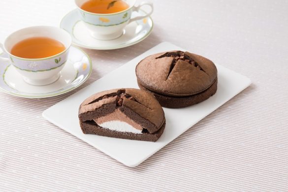 ダブルクリームサンド（生チョコクリーム＆ホイップ）