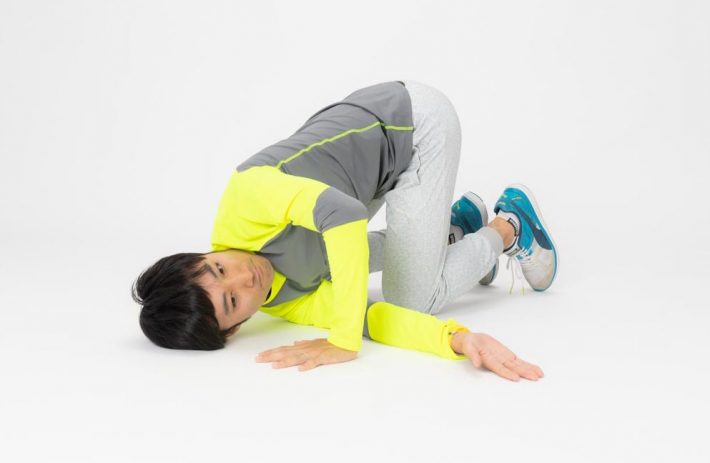 あばら骨・背骨ツイストストレッチ1