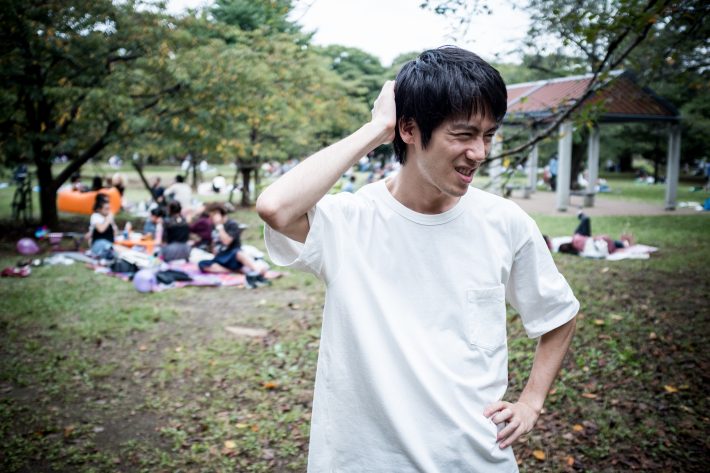 明らかに煙たがられている