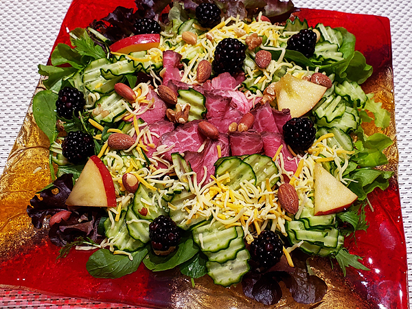 大事にすべきは3つ。 クリスマスにも活躍する「オシャレサラダ」レシピ