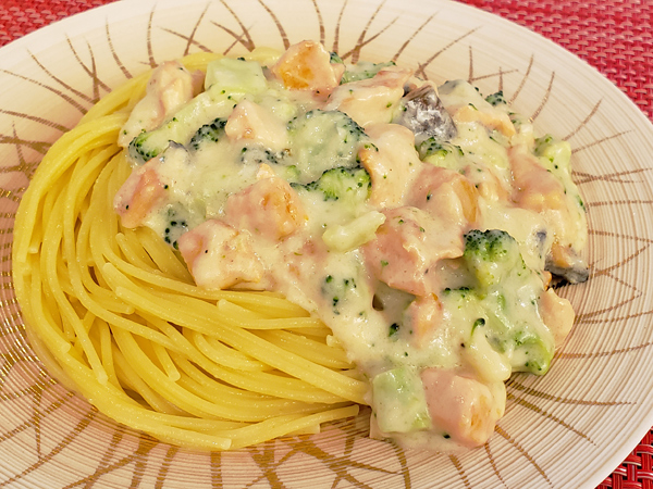 ポイントは材料選びだけ！ 超カンタンなのに名店級「サーモンクリームパスタ」の作り方