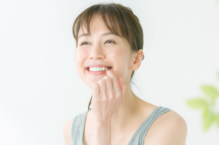 顔のたるみの原因&簡単対策