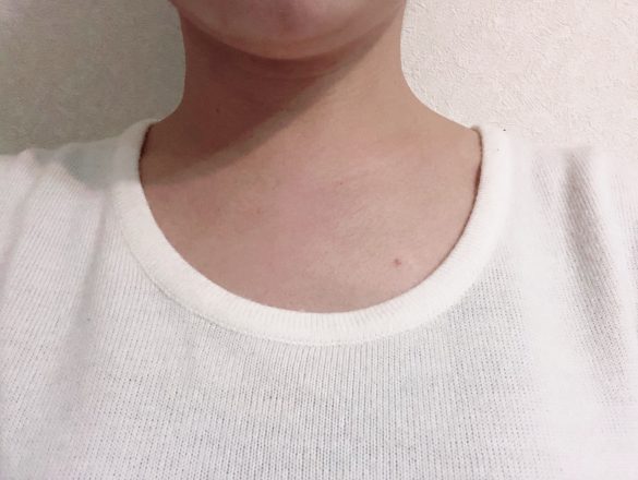 神戸レタス　おうちで洗える・カシミアタッチニット　1,354円(税別)