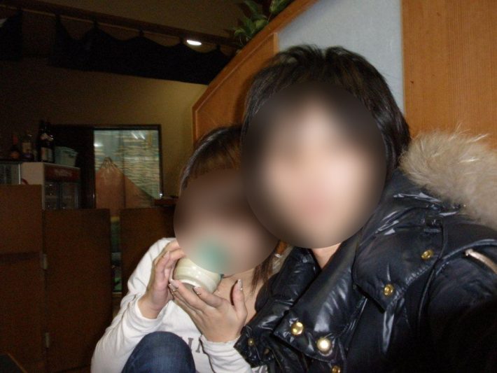 日帰り温泉での一枚（左・真由子さん　右・メンヘラ彼氏）