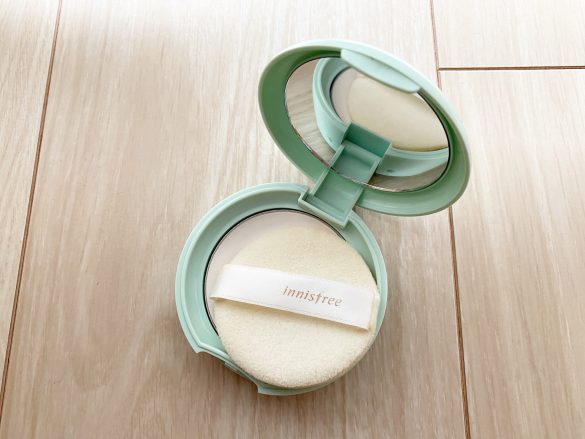 イニスフリー「ノーセバム ミネラルパクト」8.5g 1,200円