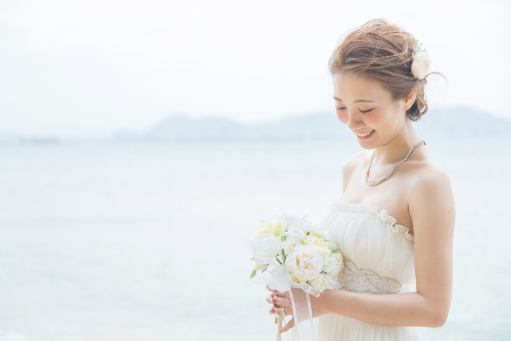 新婚旅行で後撮り　結婚式　新婦