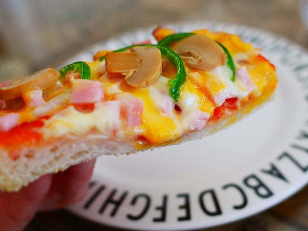 お家のピザトーストが名店級に。 3つのコツとは？