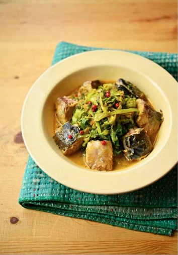 さば缶キャベツカレー（1人分　349kcal）