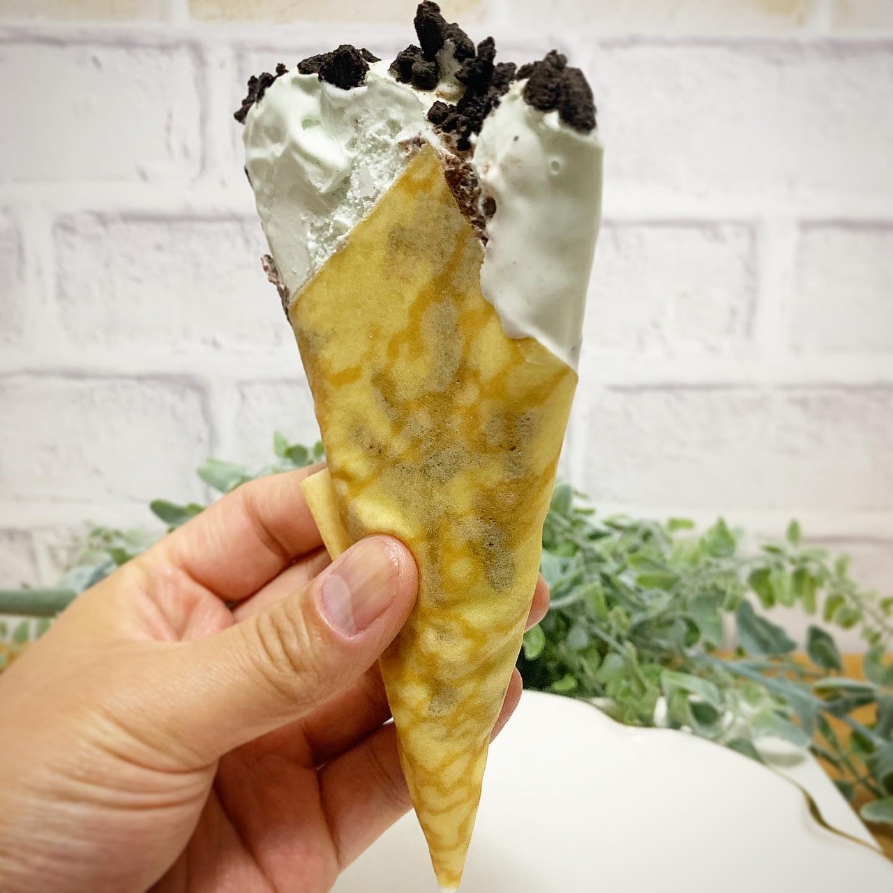 ローソン限定「ザ・クレープ」 チョコミントクレープ／森永製菓（184円）