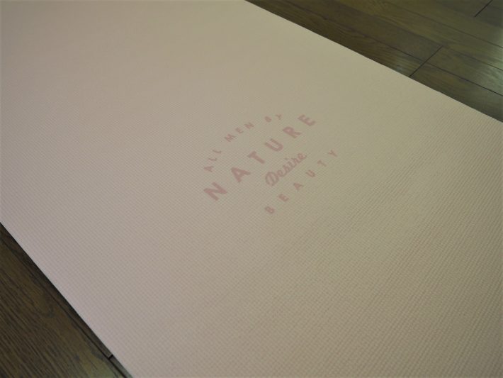 『3COINS』表裏を間違える心配もありません