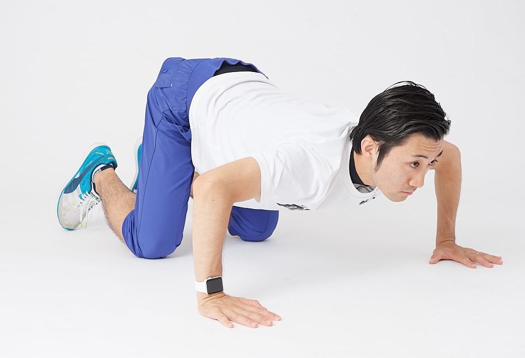 大胸筋を鍛える「プッシュアップ」