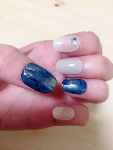 リピティション「粘着グミ 30ピース入り」強力なのに、繰り返し使えるネイルチップ用粘着グミが話題