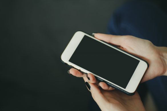 インスタの恐怖体験、彼の元カノと知らずに…