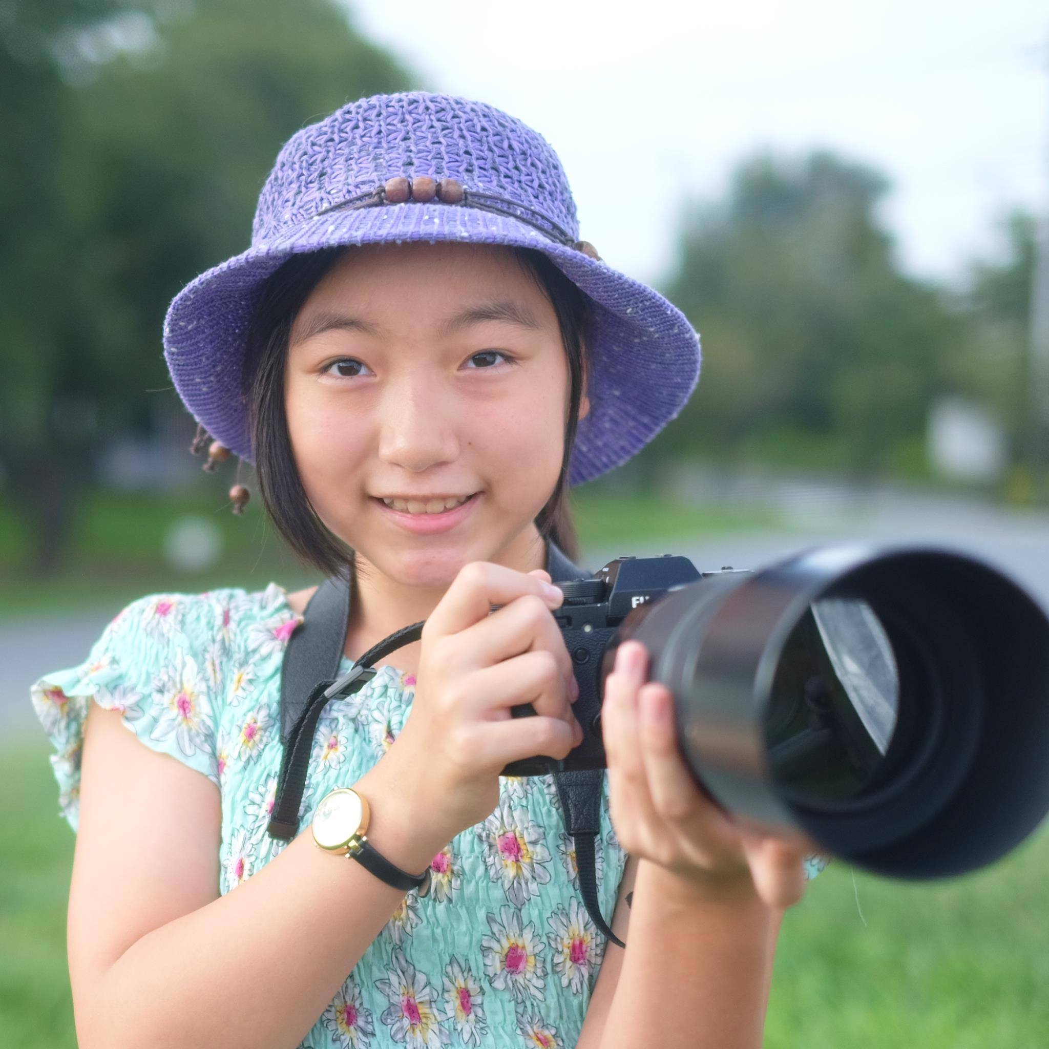 Amazon ランキングナンバーワンの動物写真家・小原玲さんの一番弟子、藍沙さん（14歳）