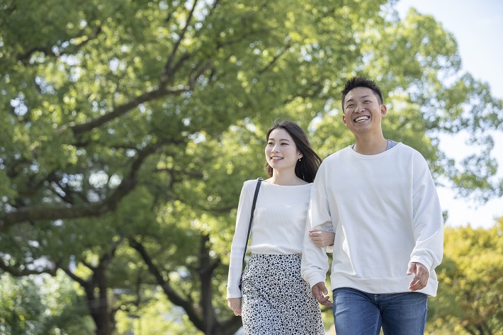 激痛に絶えながらデートを乗り切る