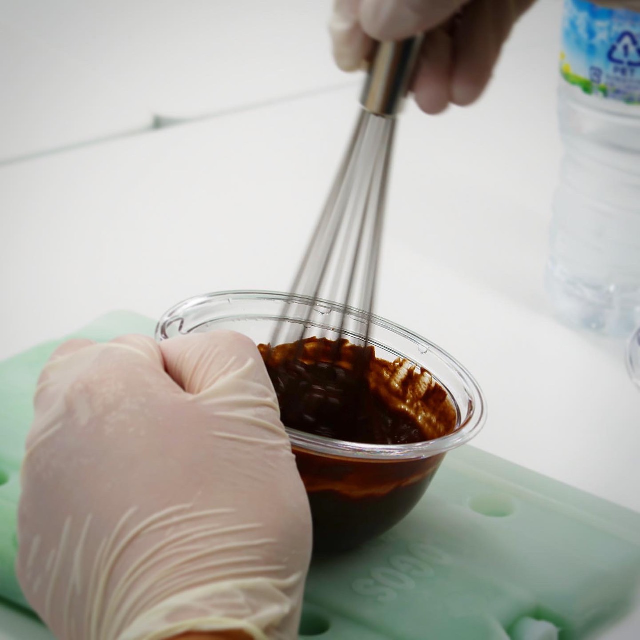 材料は、チョコと水だけ。超簡単「至高のチョコアイス」がスゴイ