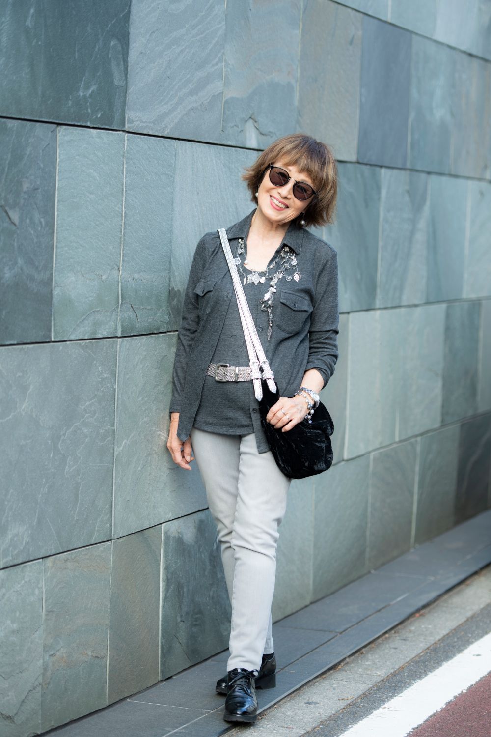 ①サングラス姿