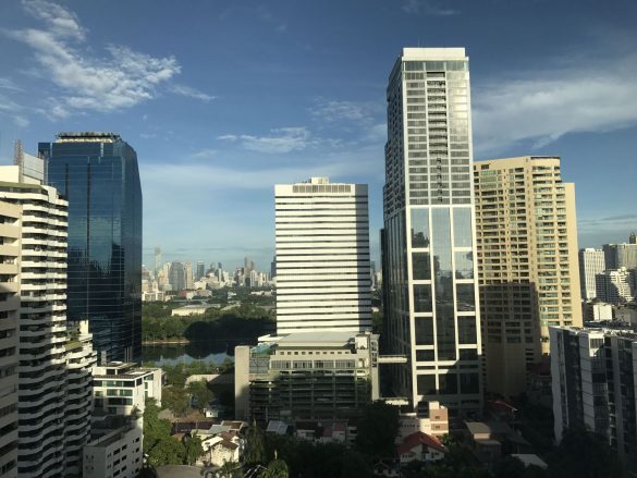 コンドミニアムが建ち並ぶバンコク市内(新型コロナ禍より前に撮影)