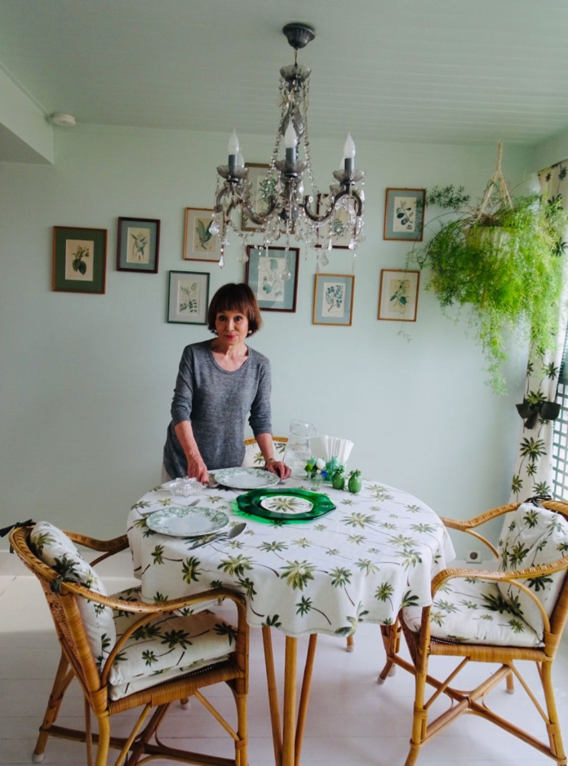 ③ダイニングのセッティングDSC05286