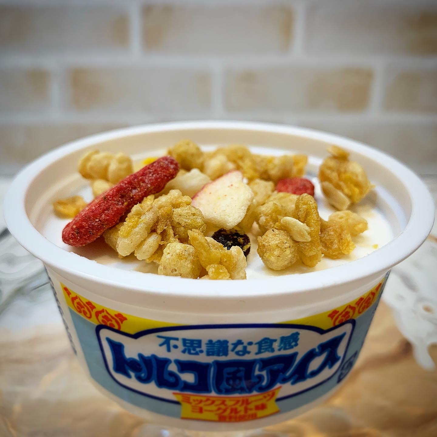 ロッテ「トルコ風アイス　ミックスフルーツヨーグルト味」