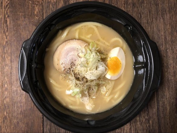 こちらは黒胡椒が付属しています