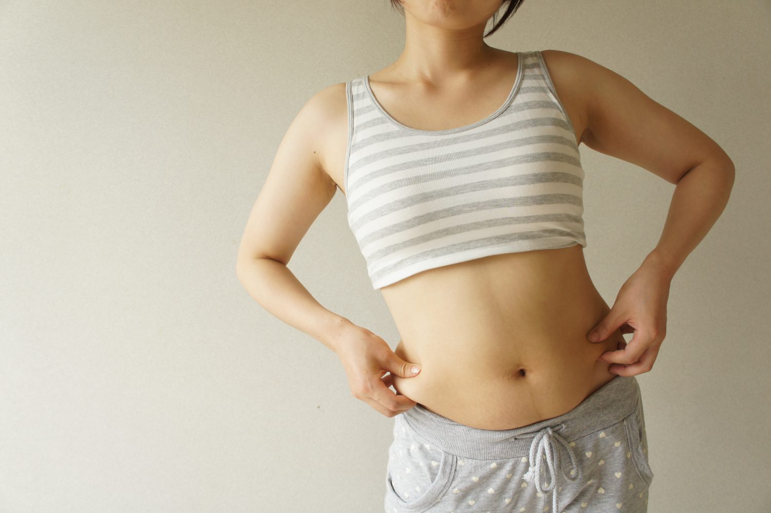 1日5分「下腹ぽっこり解消」エクササイズ、原因はただの肥満じゃない