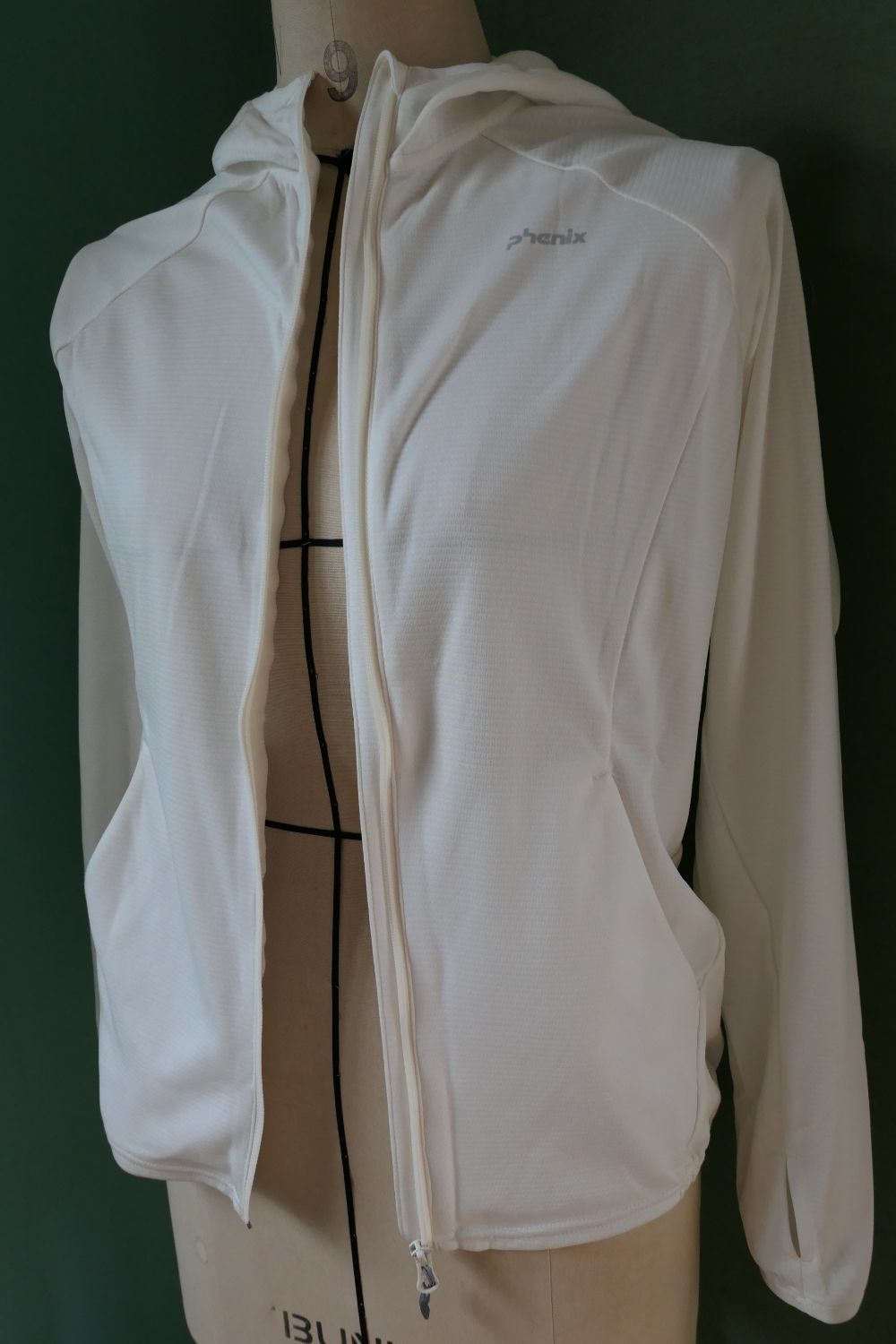 アイテム３「アウトドアウエア」③