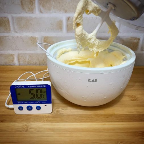 「エッセル スーパーカップ 超バニラ」