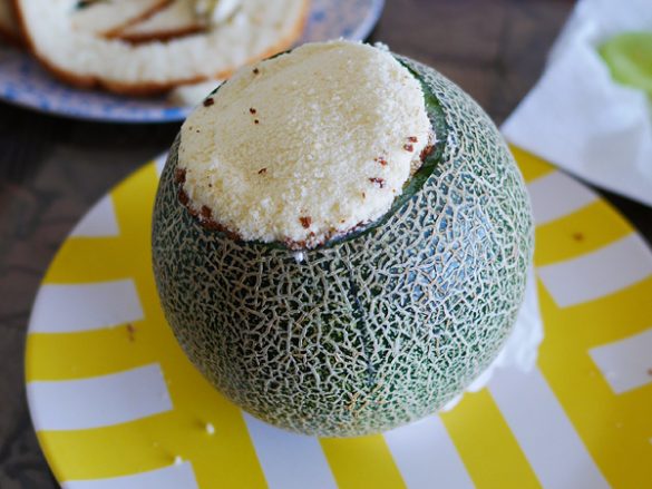 まるごとメロンケーキ