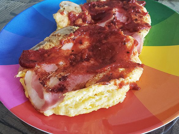 カッテージチーズ入りふんわりオムレツ