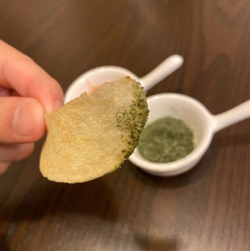 ポテトチップスにトッピングつけて食べてみた（海苔）