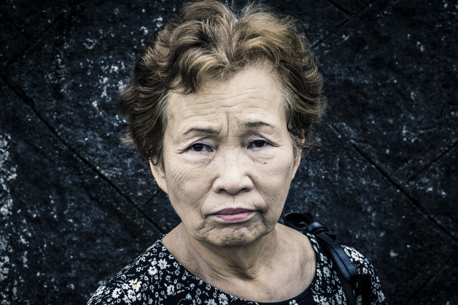 怒り出す隣の席のおばさん