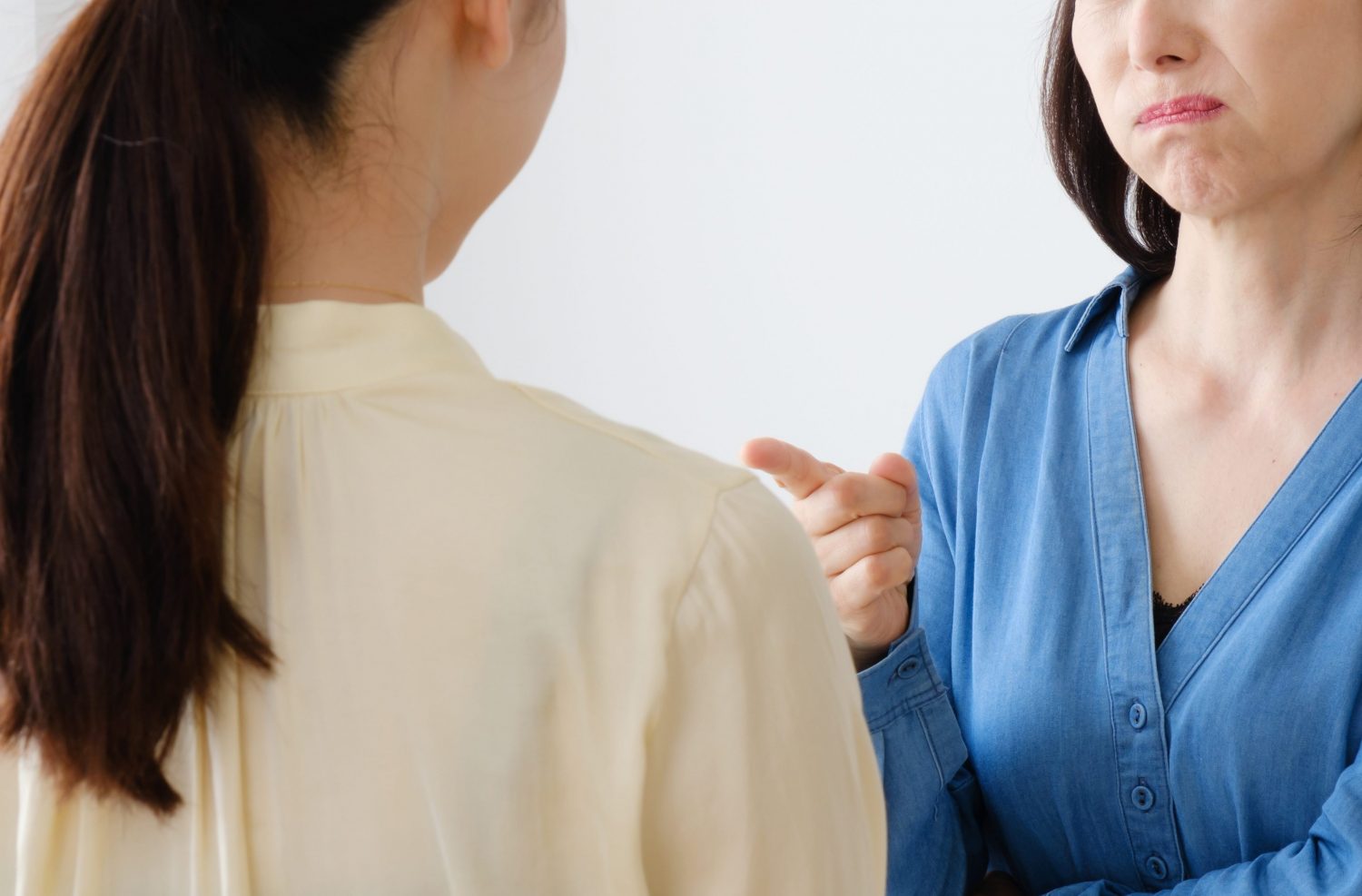 26歳の男と付き合う高校生の娘と、大反対する母