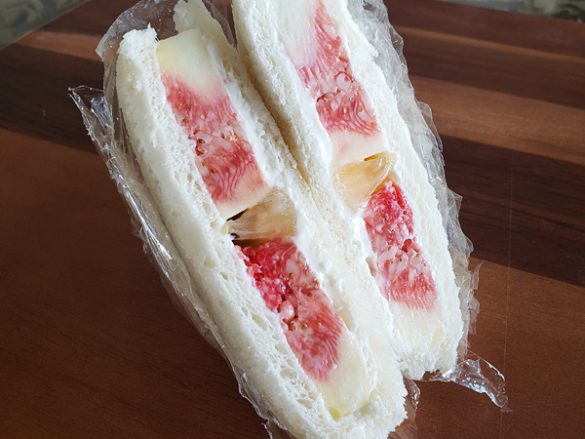 フルーツサンド