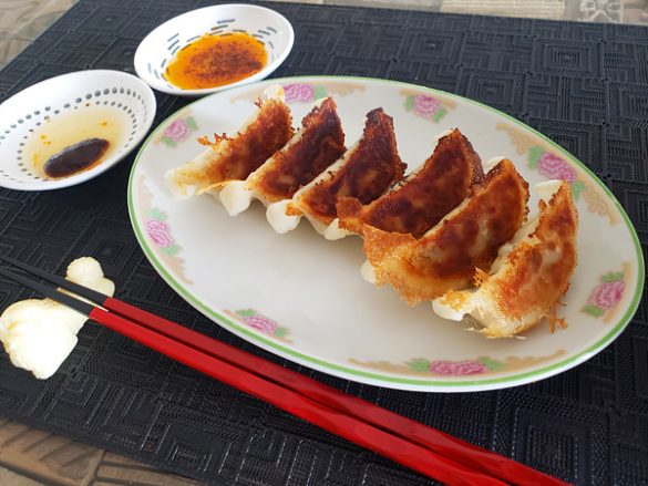 8焼き上がった冷凍餃子