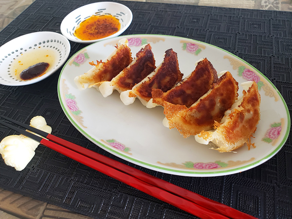 8焼き上がった冷凍餃子