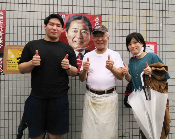 レンタル二郎食べる人