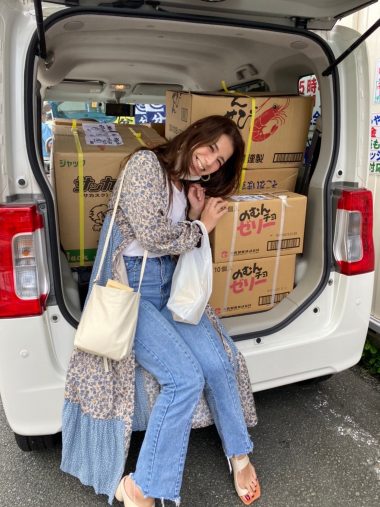 「令和2年7月豪雨」被災地・熊本県人吉市の小学校や神社にボランティアで訪れたスザンヌさん