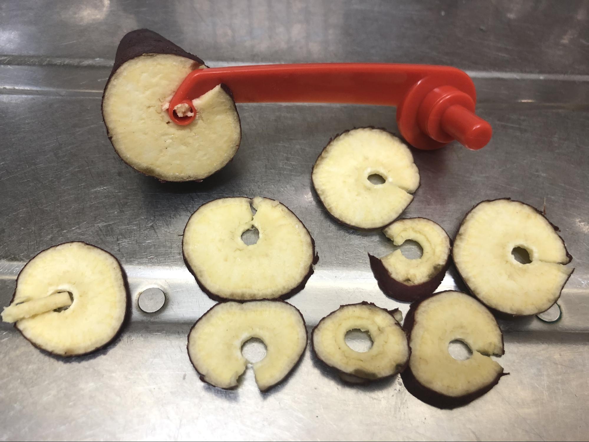 「くるりんカッター」でもやってみたけど、ただの薄切りに…