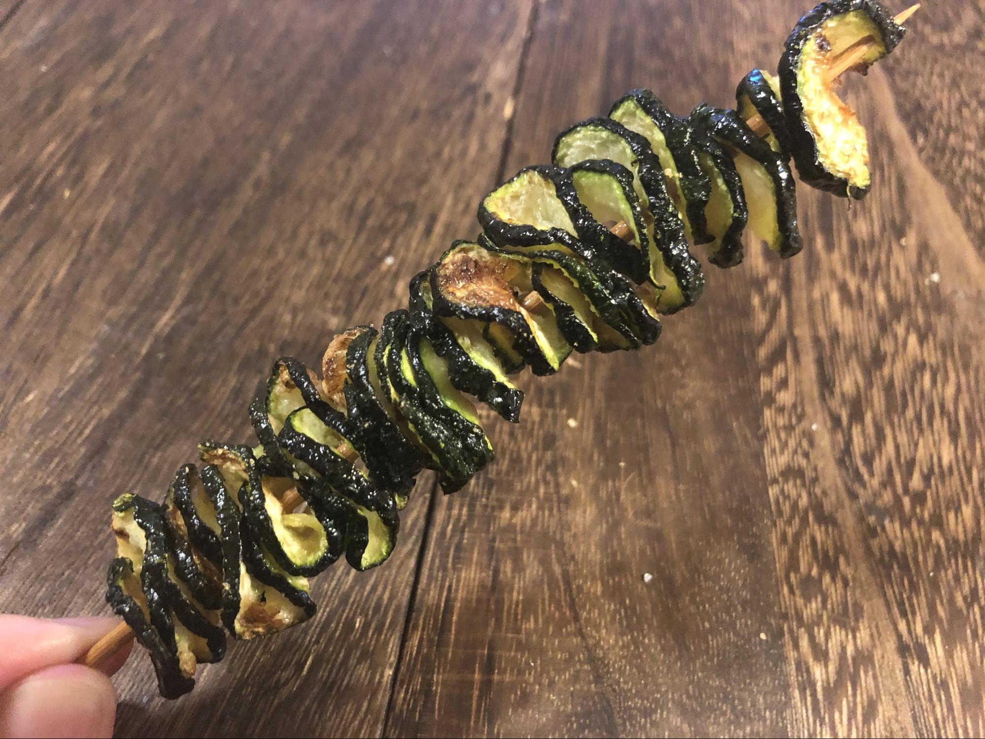 揚げ焼きしたトルネードズッキーニ