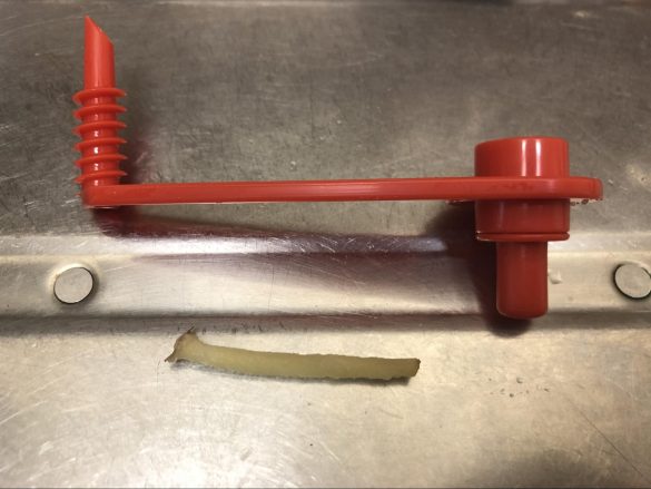 廃棄は細いジャガイモのみ