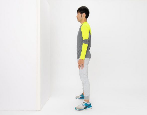 【B】腹圧が簡単に高くなる壁押しエクササイズ1