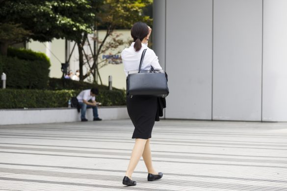 高尚ではなく陳腐な関係