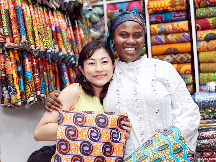 スカートは数種類を展開