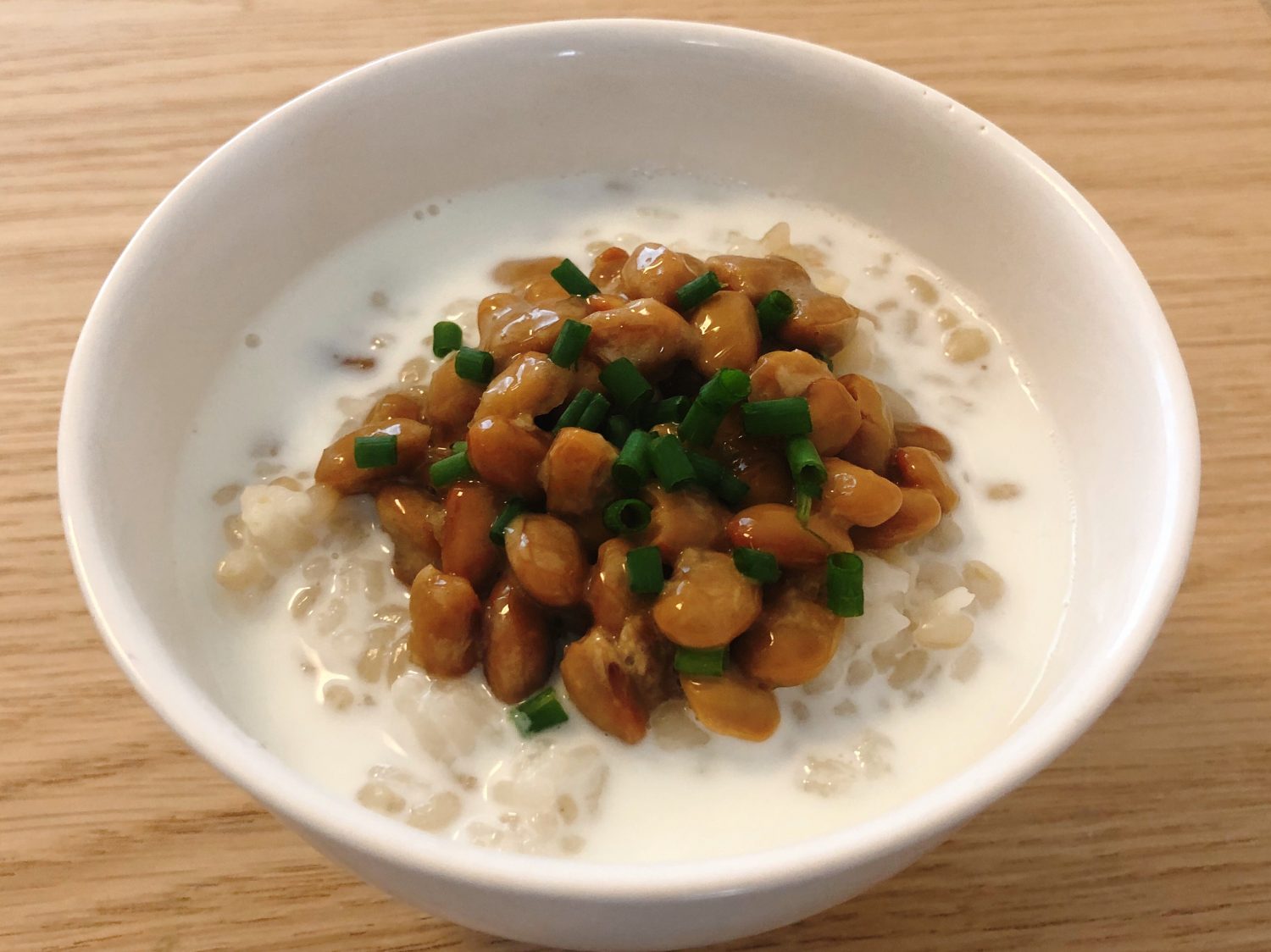 「牛乳納豆茶漬け」を食べてみた