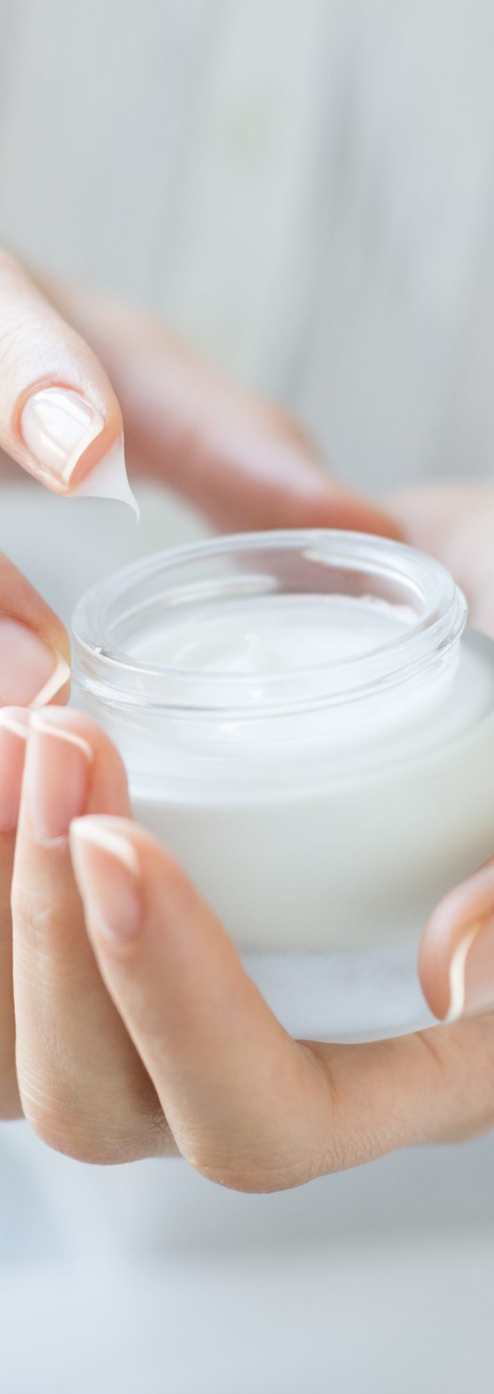 ボディクリームで保湿するのも