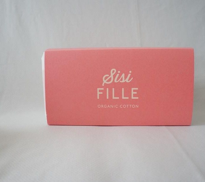 シシフィーユ「サニタリーパッド」（23.5㎝16個入／税込660円）