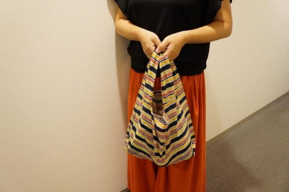 28セレクト「コンパクトエコバッグ」34×34×8cm(持ち手含まず、以下同じ)/350円(税込・楽天市場より、以下同じ)×16×18cm/398円