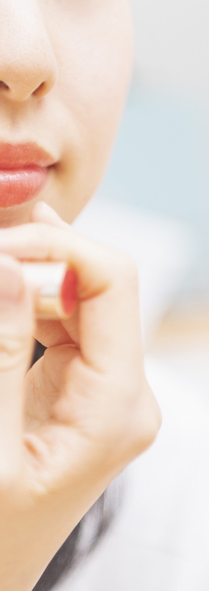 美人になるコツは「美人メンタル」 一生輝くためのメイクの法則とは