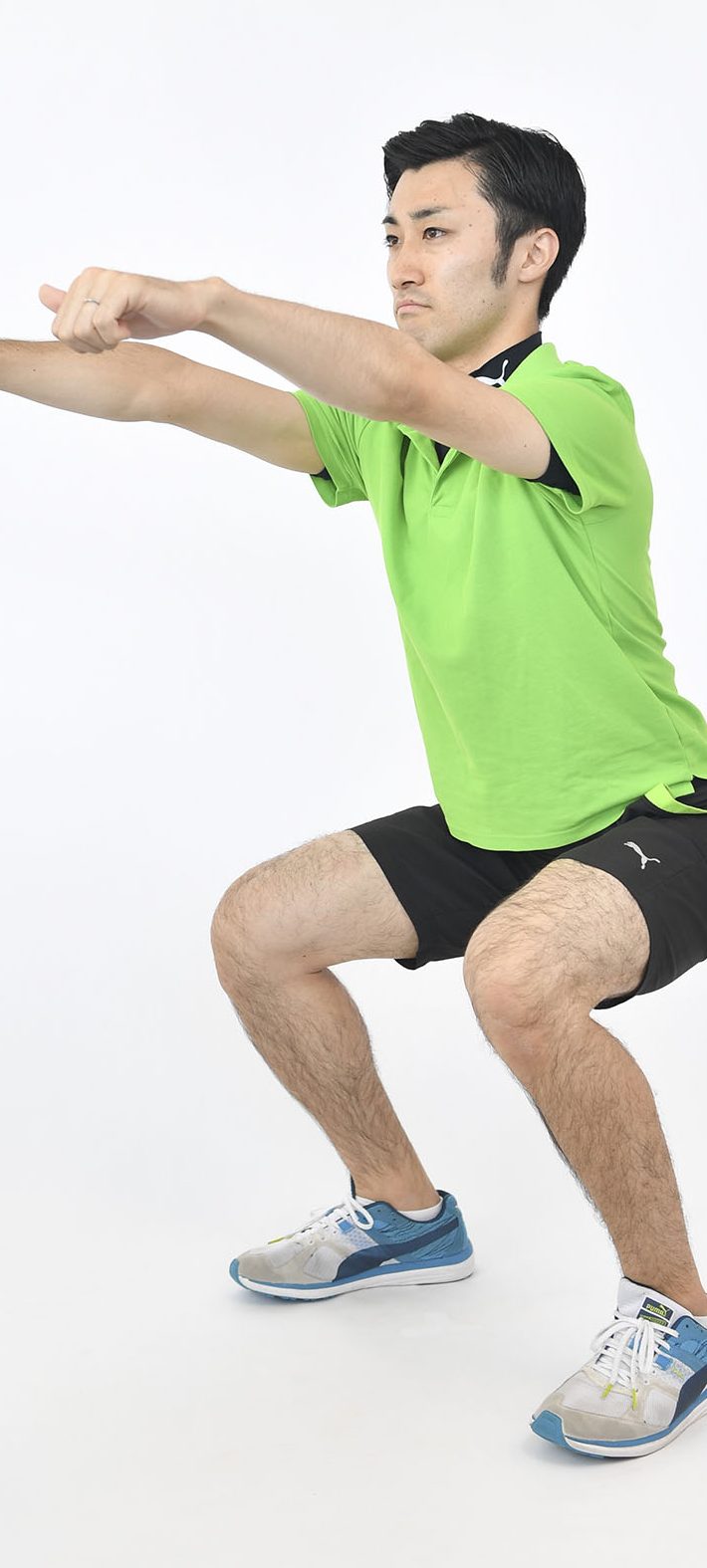 お尻と膝が同じ高さぐらいまで落ちたら止まる